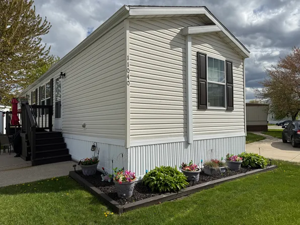 11040 Manchester Rd #301, Washington, MI 48094