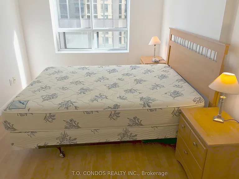 140 Simcoe St #610 — Photo 15