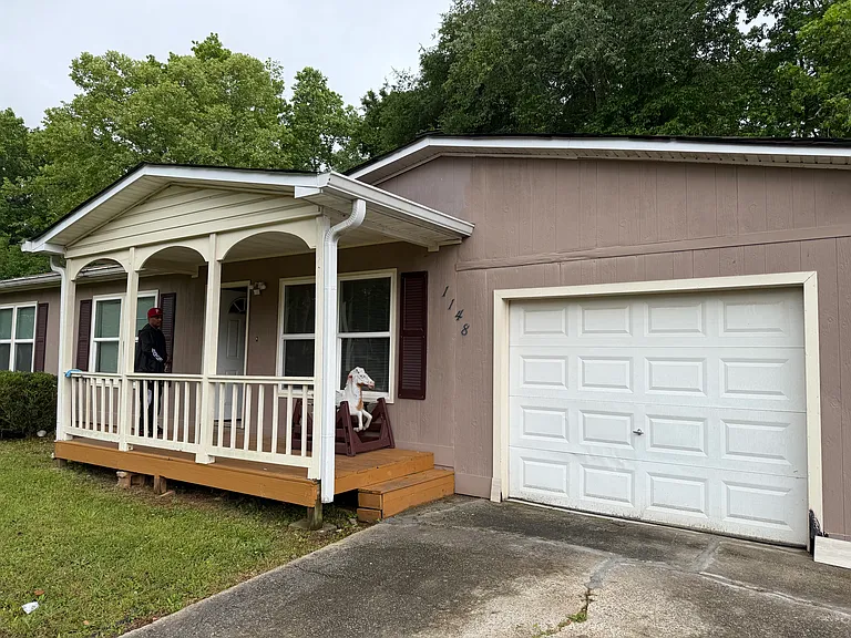 1148 Pontiac Cir — Photo 2