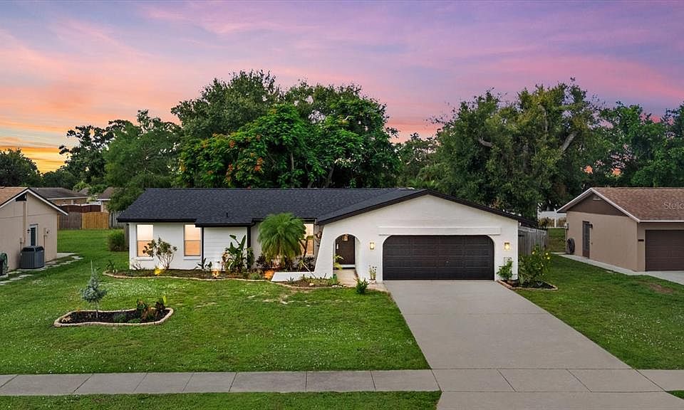 1st image of 816 QUEEN PALM LANE