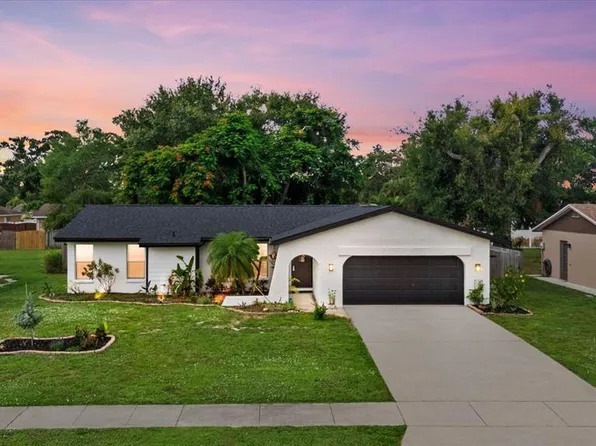 816 Queen Palm Ln, Sarasota, FL 34243