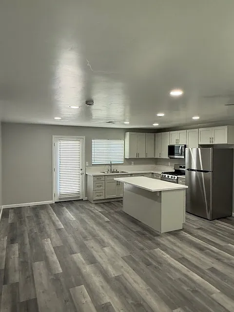 4 bed, 1400 sqft, $2,200 — Photo 2