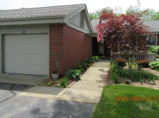 1297 Suncrest Dr NE, Grand Rapids, MI 49525