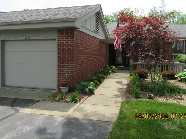 1297 Suncrest Dr NE, Grand Rapids, MI 49525