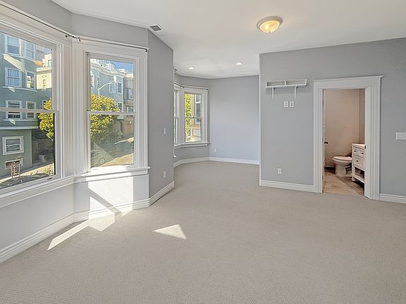 3rd image of 541 Vallejo St