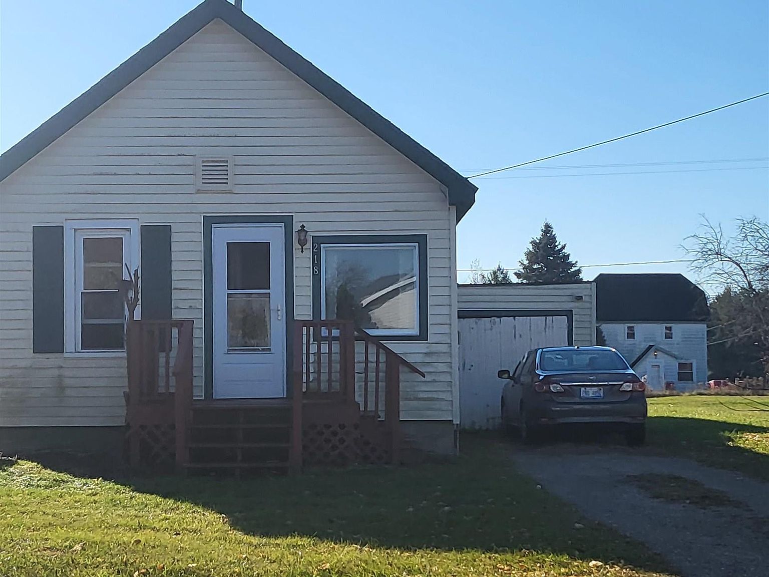 218 E Main St, Hale, MI 48739 Zillow