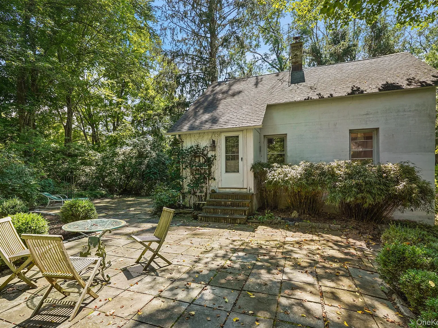 2 bed, 1.0 bath, 800 sqft, $4,200 — Photo 1