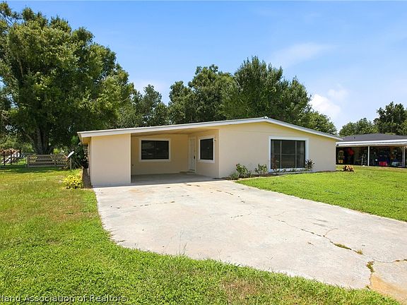 2nd image of 319 Riverside Dr