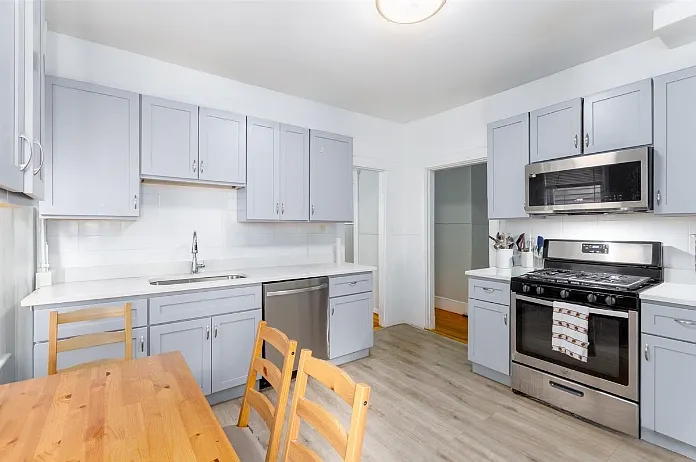 142 Calumet St #1F