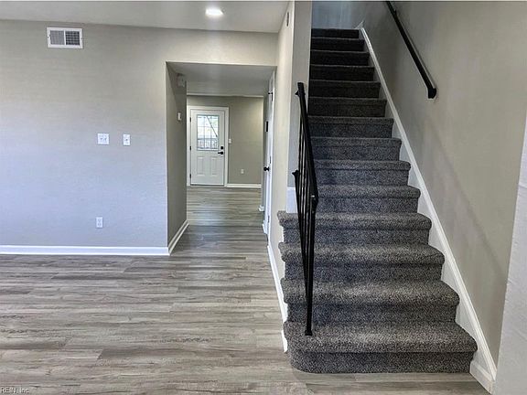 4th image of 1021 Roundtable Ct