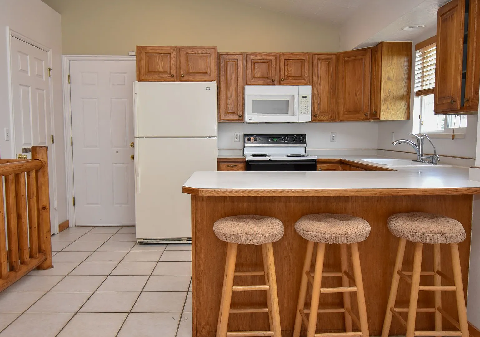 Beautiful Springville Heights home — Photo 1