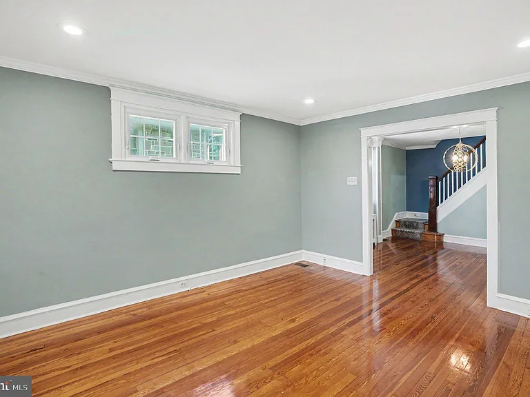 210 E 11th Ave — Photo 9