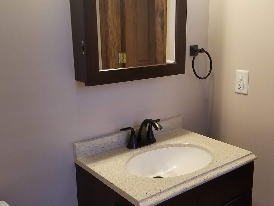 2nd view of 1/2 bath