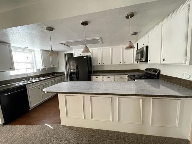 3 bed, 1600 sqft, $1,795 — Photo 3