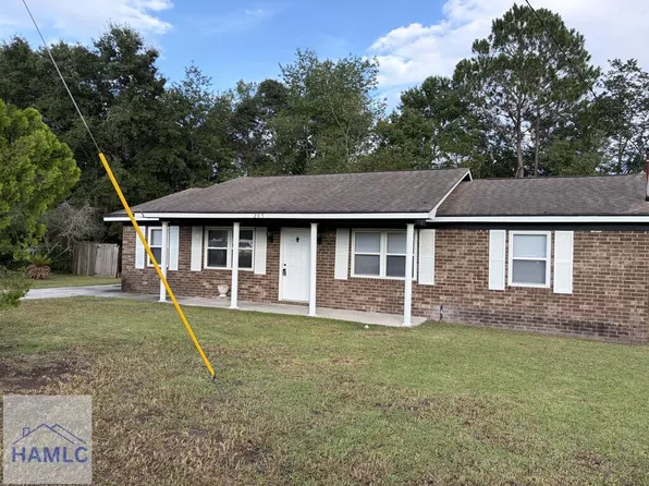 205 Deerwood Dr, Hinesville, GA 31313