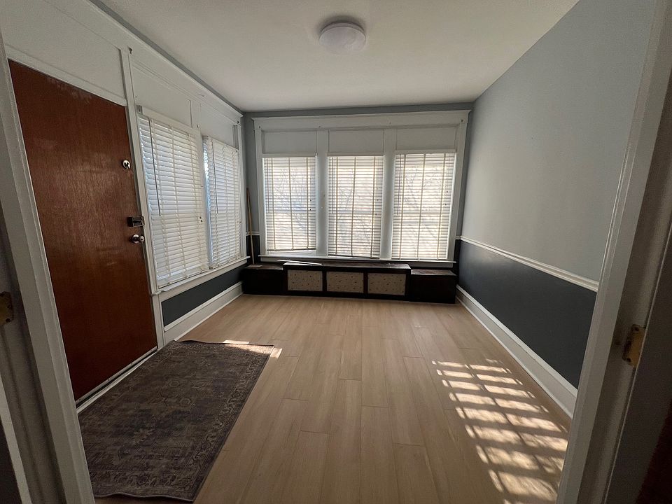 1st image of 35XX Oakmont St