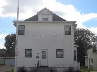 128 2nd St SE, Valley City, ND 58072