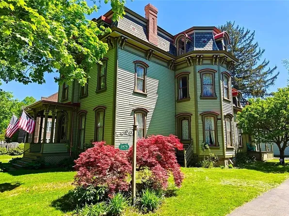 440 Park Ave, Waverly, NY 14892
