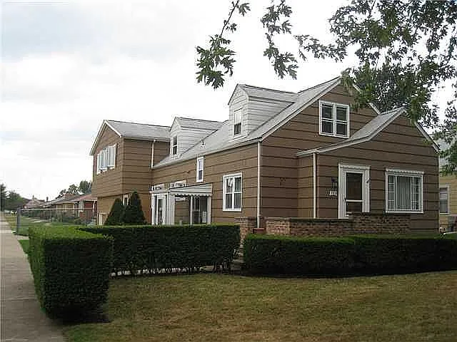 753 Abbott Rd photo 1