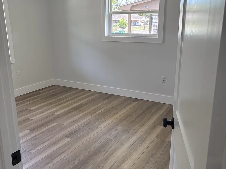 1004 Wilson Dr — Photo 16