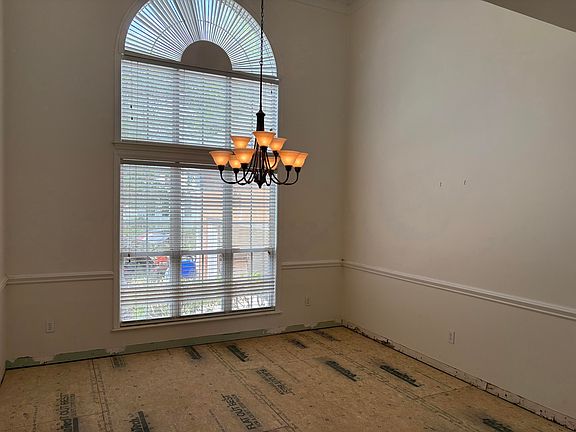5th image of 2744 Waterpointe Cir