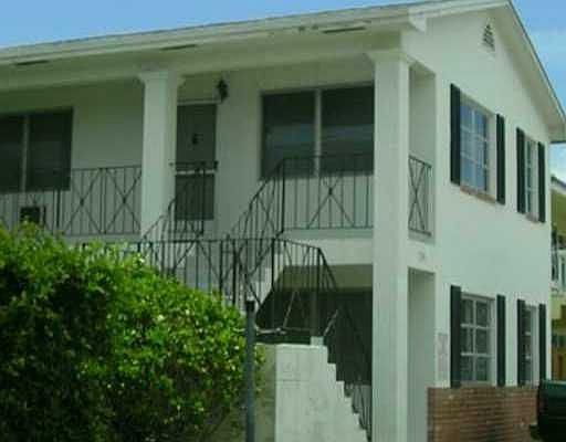 1st image of 2130 NE 42nd Ct APT 6
