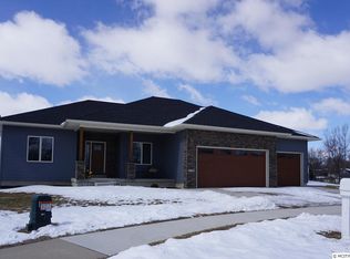 1700 S Rhode Island Ct, Mason City, IA 50401