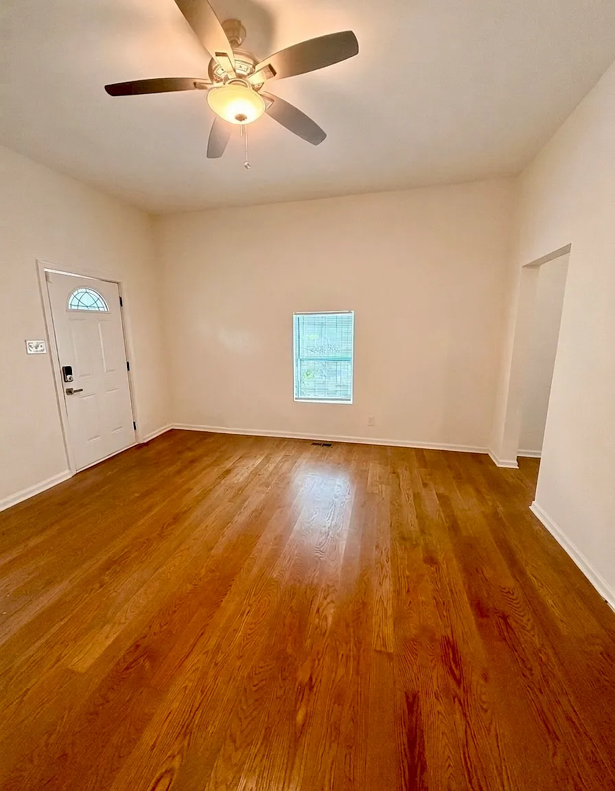 3 bed, 1266 sqft, $2,000 — Photo 3