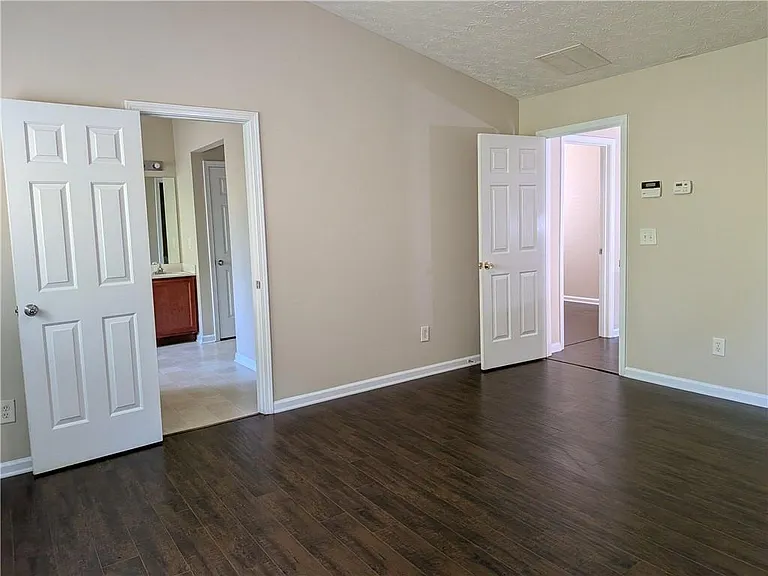 4624 Windale Dr — Photo 15