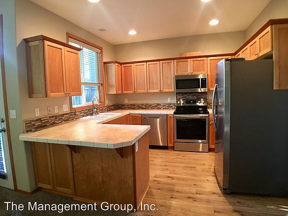 4th image of 4020 NE 91st Cir