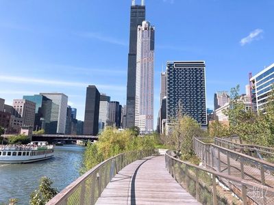 235 W Van Buren St, Chicago, IL, 60607