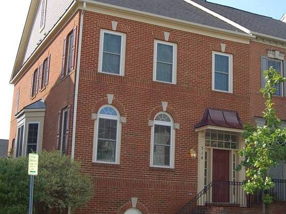 1st image of 514 Longhorn Cres