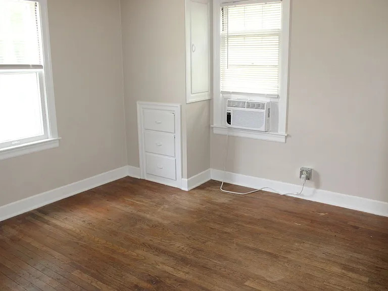 Thurston 812-814 — Photo 9