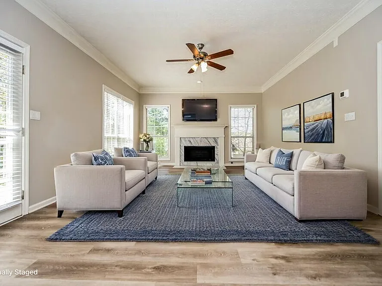 135 Stratmore Pl — Photo 5