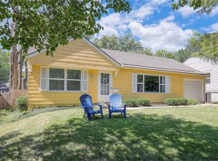 7510 Sagamore Rd, Prairie Village, KS 66208