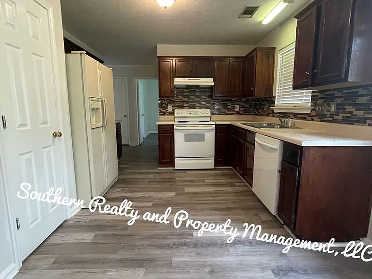 4084 Fitzpatrick Blvd — Photo 16