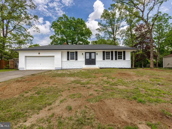 2129 Swan Dr, Vineland, NJ 08361