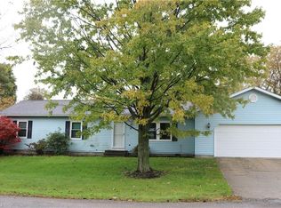 24 Sunset Dr, Lagrange, OH 44050