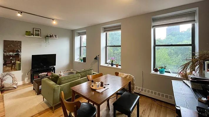 Rented by Strivers Management Group Corp (Brokerage) | media 28