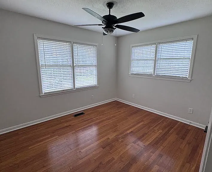 2303 Pinecliff Dr — Photo 7