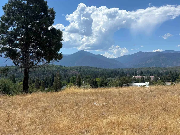 658 S Davis Ave, Weed, CA 96094