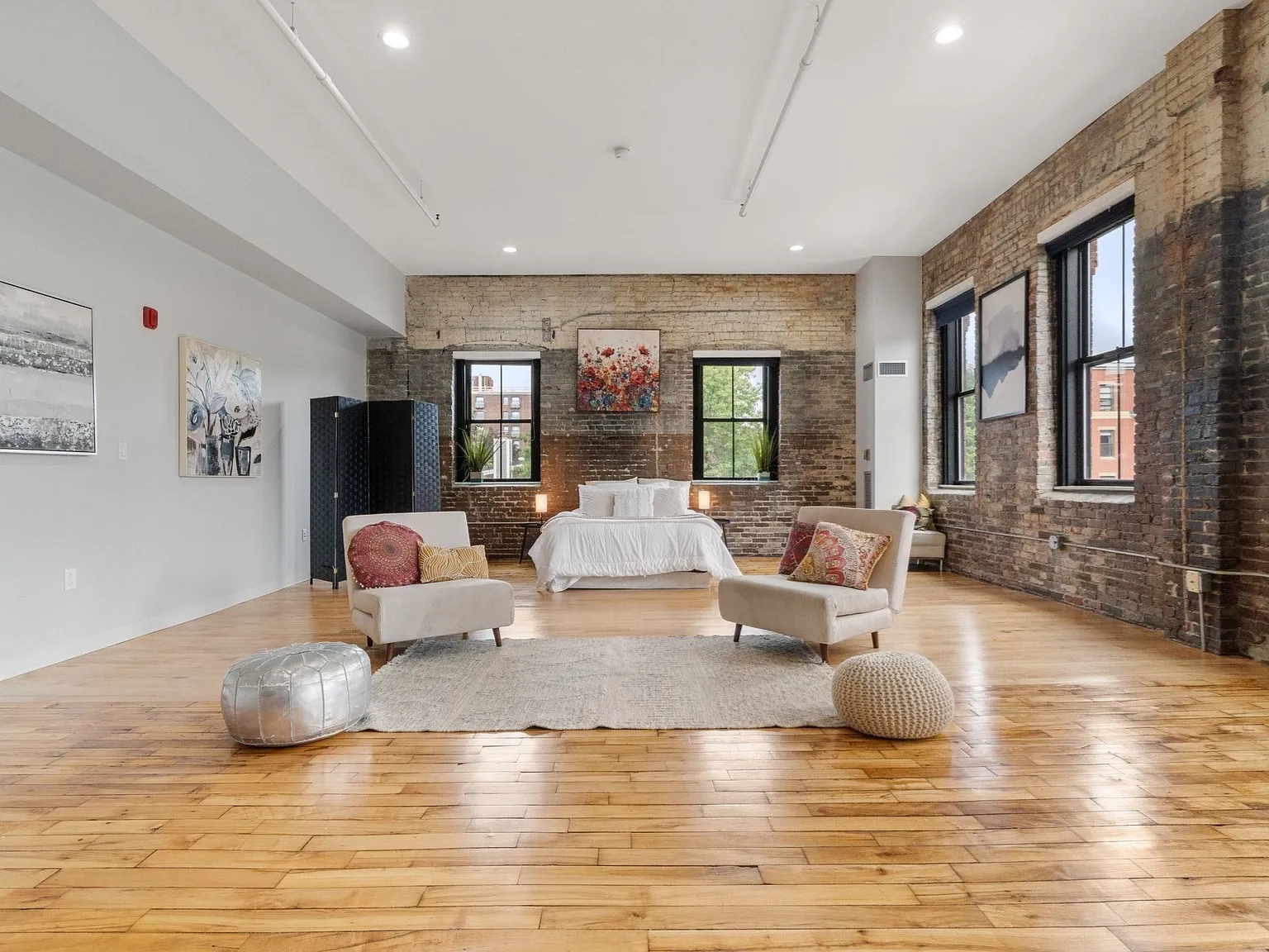 1 bed, 1.0 bath, 917 sqft, $3,400 — Photo 2