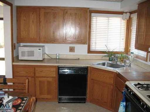 3rd image of 32101 Heathwood St