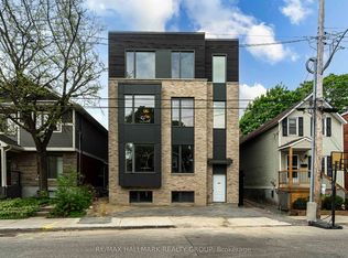 22 Sims Ave #2A, Ottawa, ON K1Y 3K1