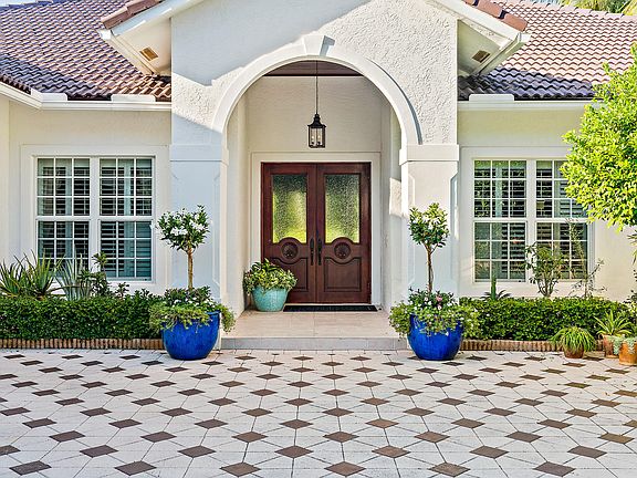 3rd image of 18492 SE Heritage Dr
