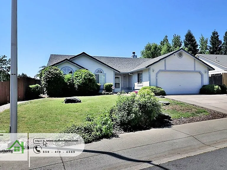656 Springer Dr — Photo 2