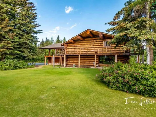 1260 Heldiver St, Fairbanks, AK 99709