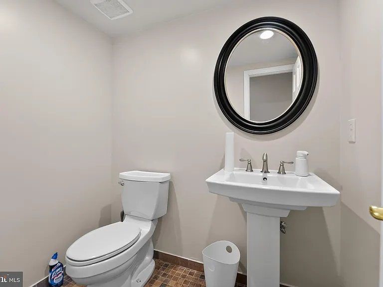 5607 Vantage Point Rd — Photo 19