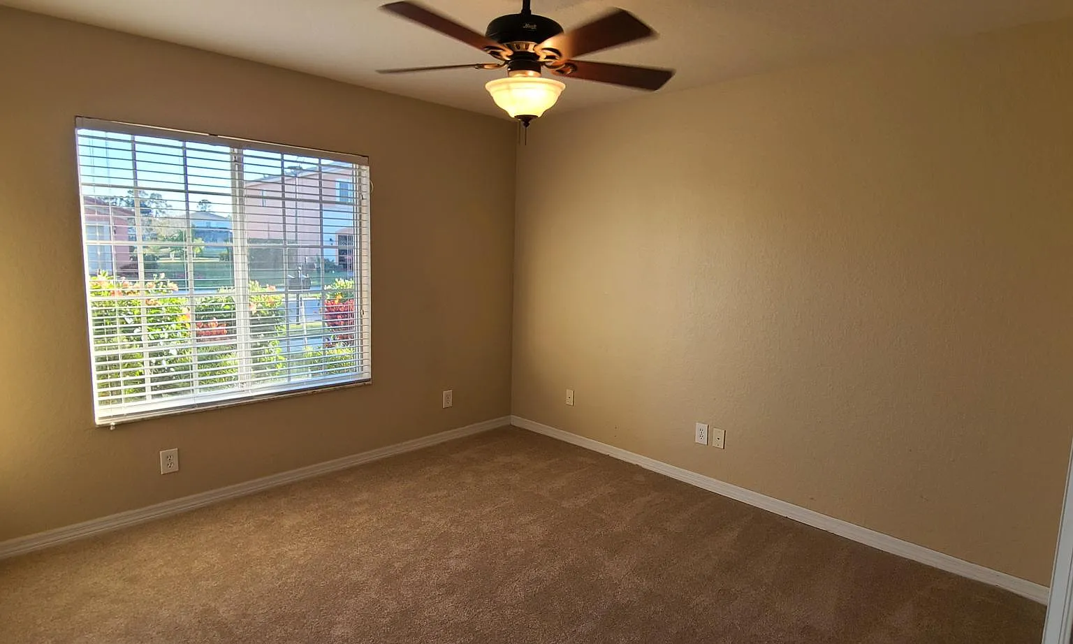 3 bed, 1837 sqft, $2,450 — Photo 4