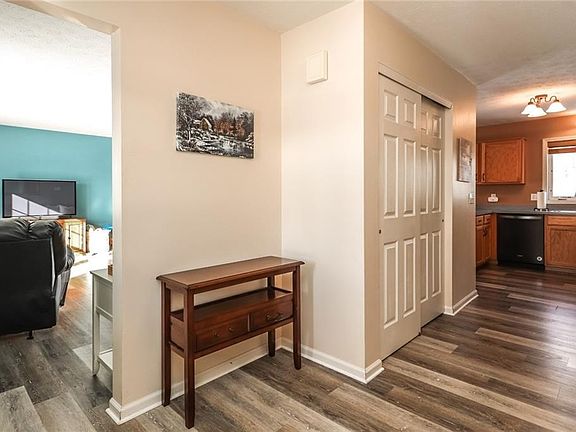 4th image of 73 Lacey Ln
